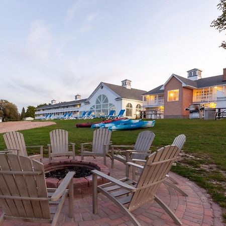 Baymont By Wyndham St. Ignace Lakefront Zewnętrze zdjęcie