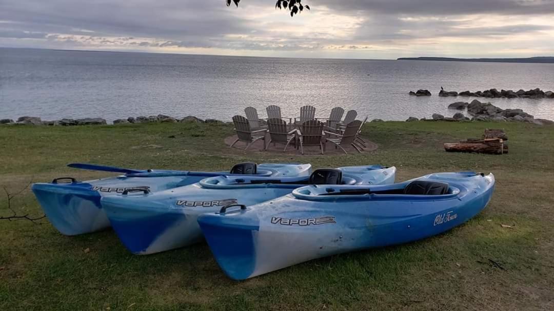 Baymont By Wyndham St. Ignace Lakefront Zewnętrze zdjęcie