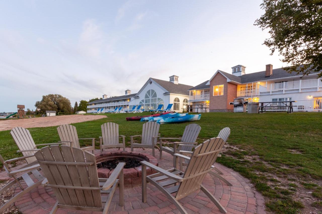 Baymont By Wyndham St. Ignace Lakefront Zewnętrze zdjęcie