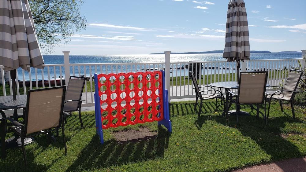Baymont By Wyndham St. Ignace Lakefront Zewnętrze zdjęcie
