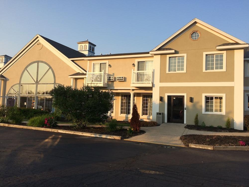 Baymont By Wyndham St. Ignace Lakefront Zewnętrze zdjęcie