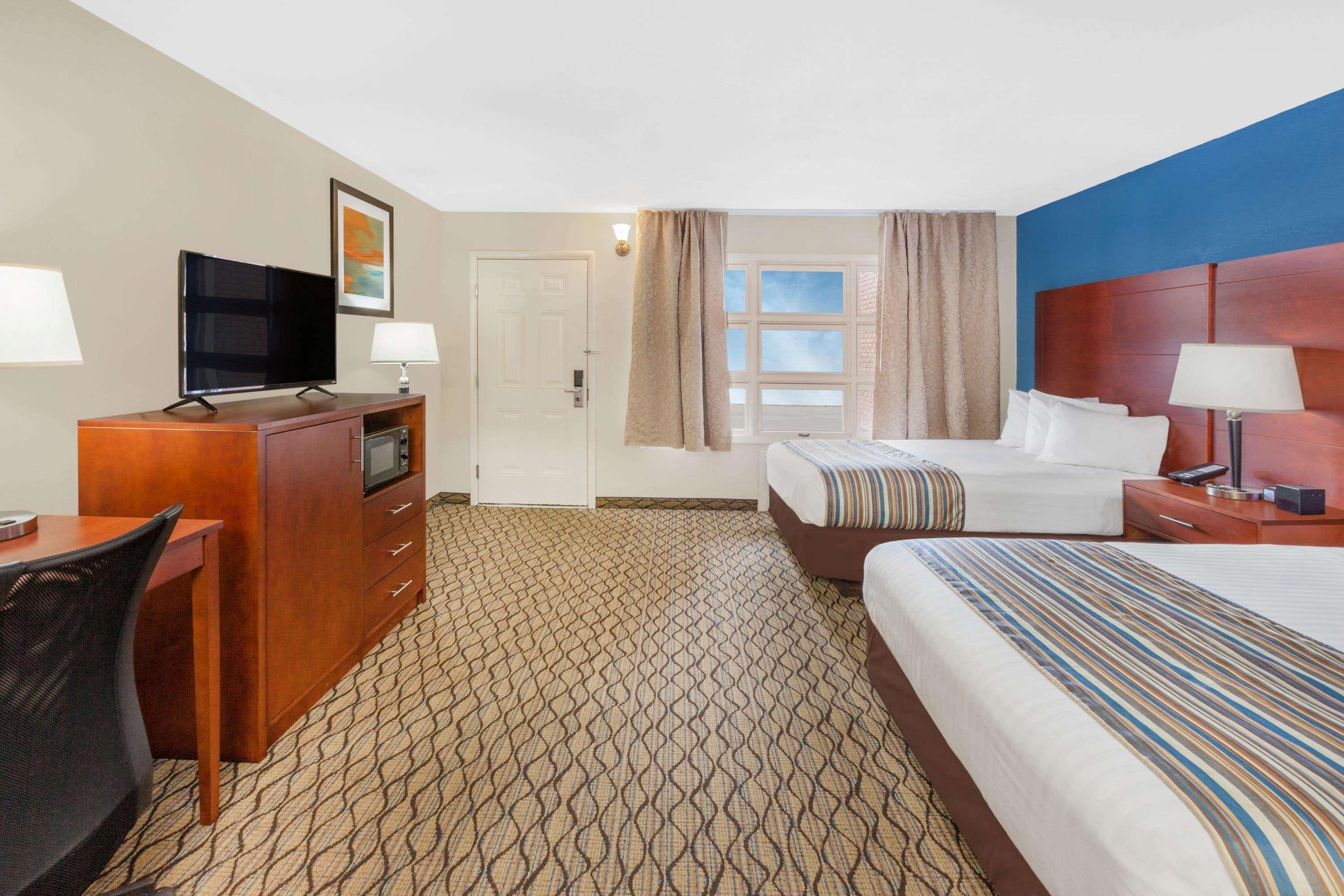 Baymont By Wyndham St. Ignace Lakefront Zewnętrze zdjęcie