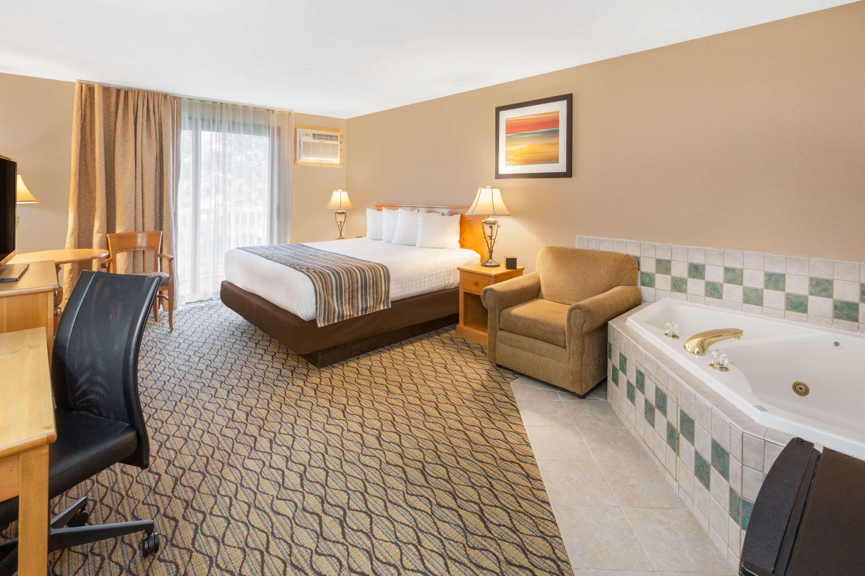Baymont By Wyndham St. Ignace Lakefront Zewnętrze zdjęcie