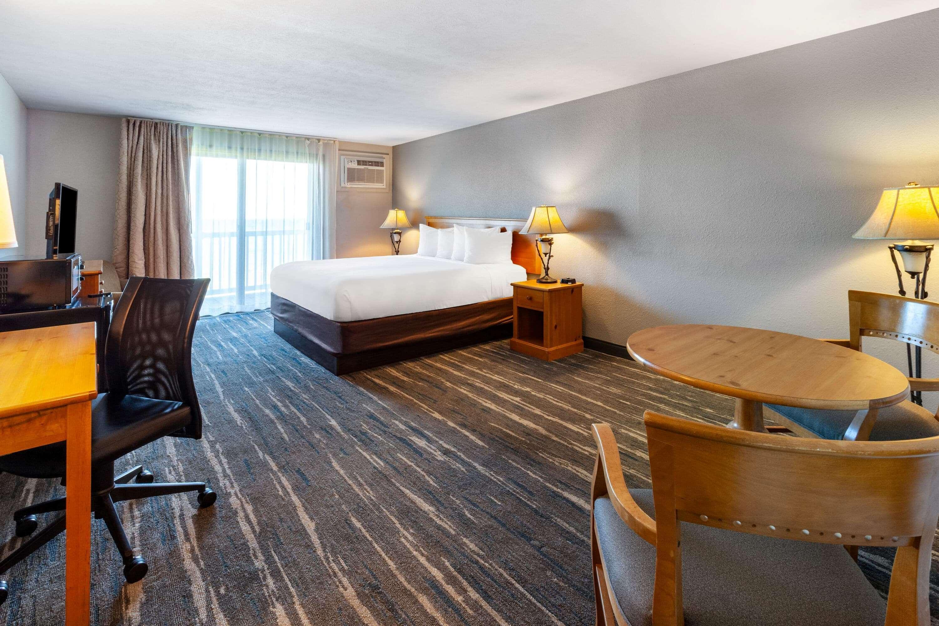 Baymont By Wyndham St. Ignace Lakefront Zewnętrze zdjęcie
