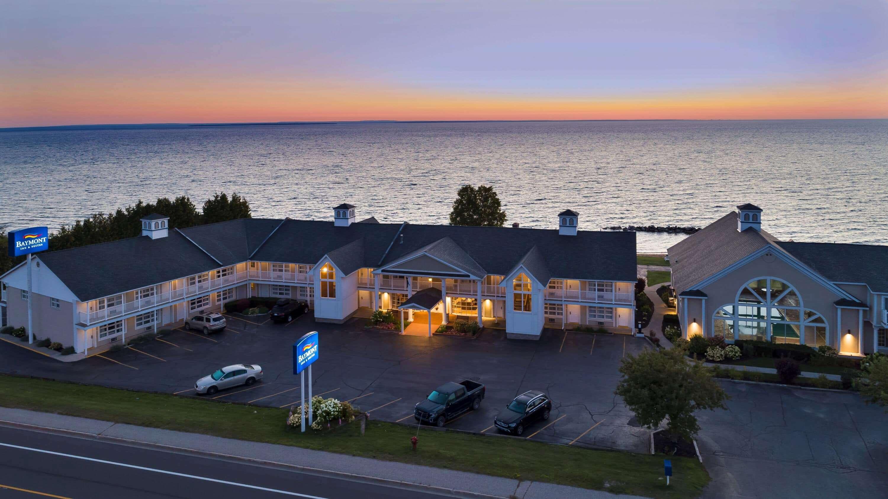 Baymont By Wyndham St. Ignace Lakefront Zewnętrze zdjęcie
