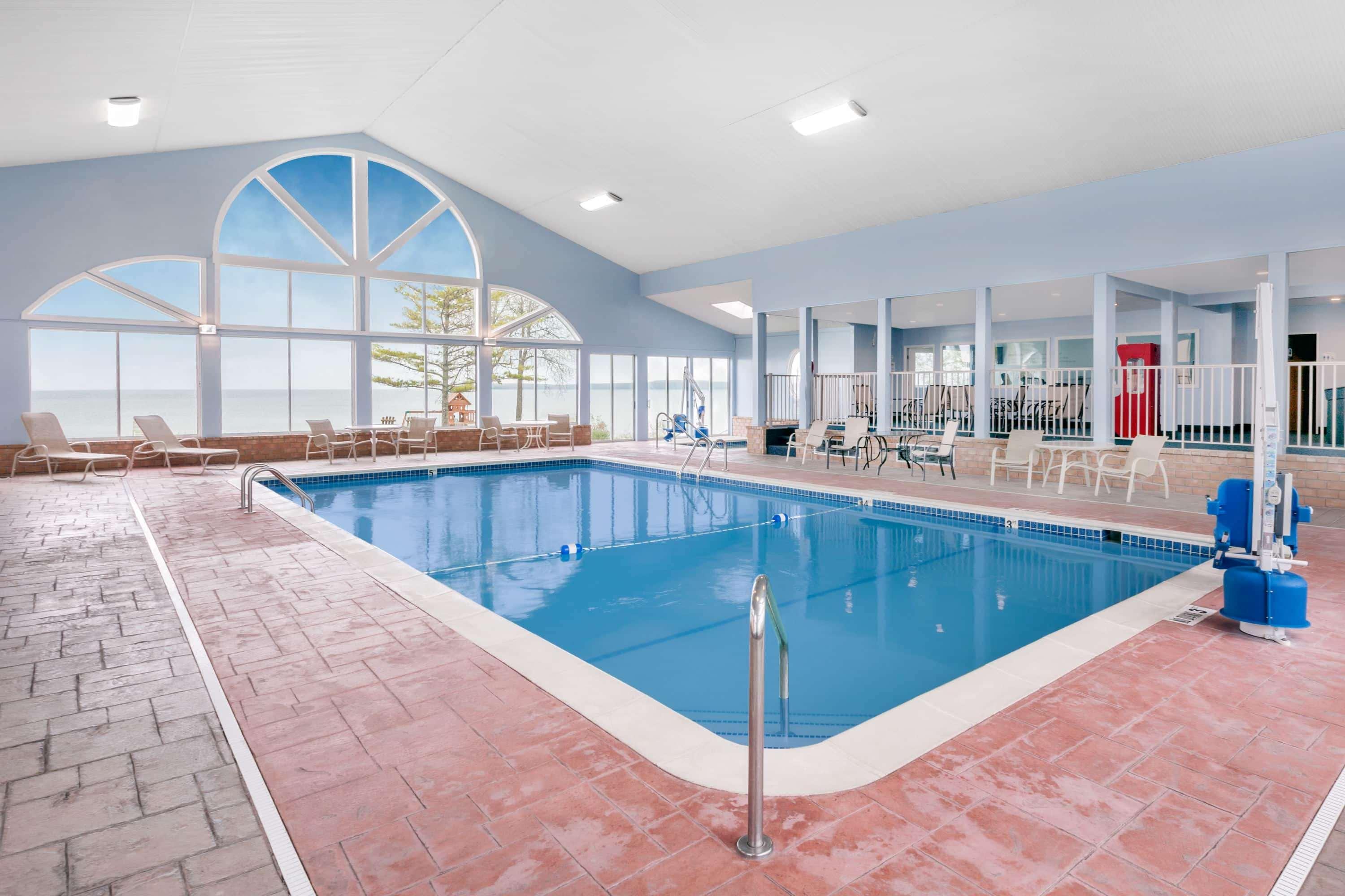 Baymont By Wyndham St. Ignace Lakefront Zewnętrze zdjęcie
