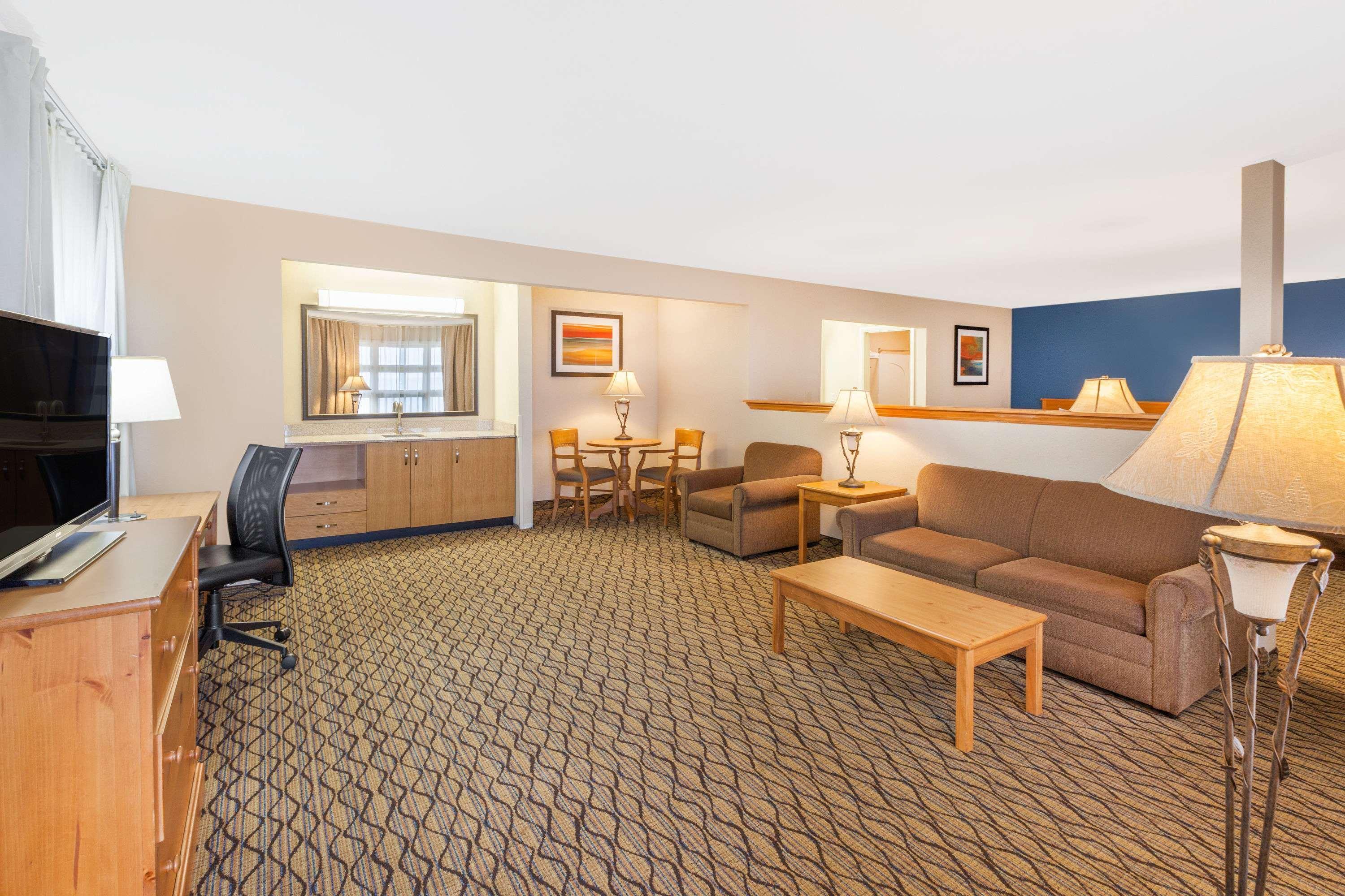 Baymont By Wyndham St. Ignace Lakefront Zewnętrze zdjęcie