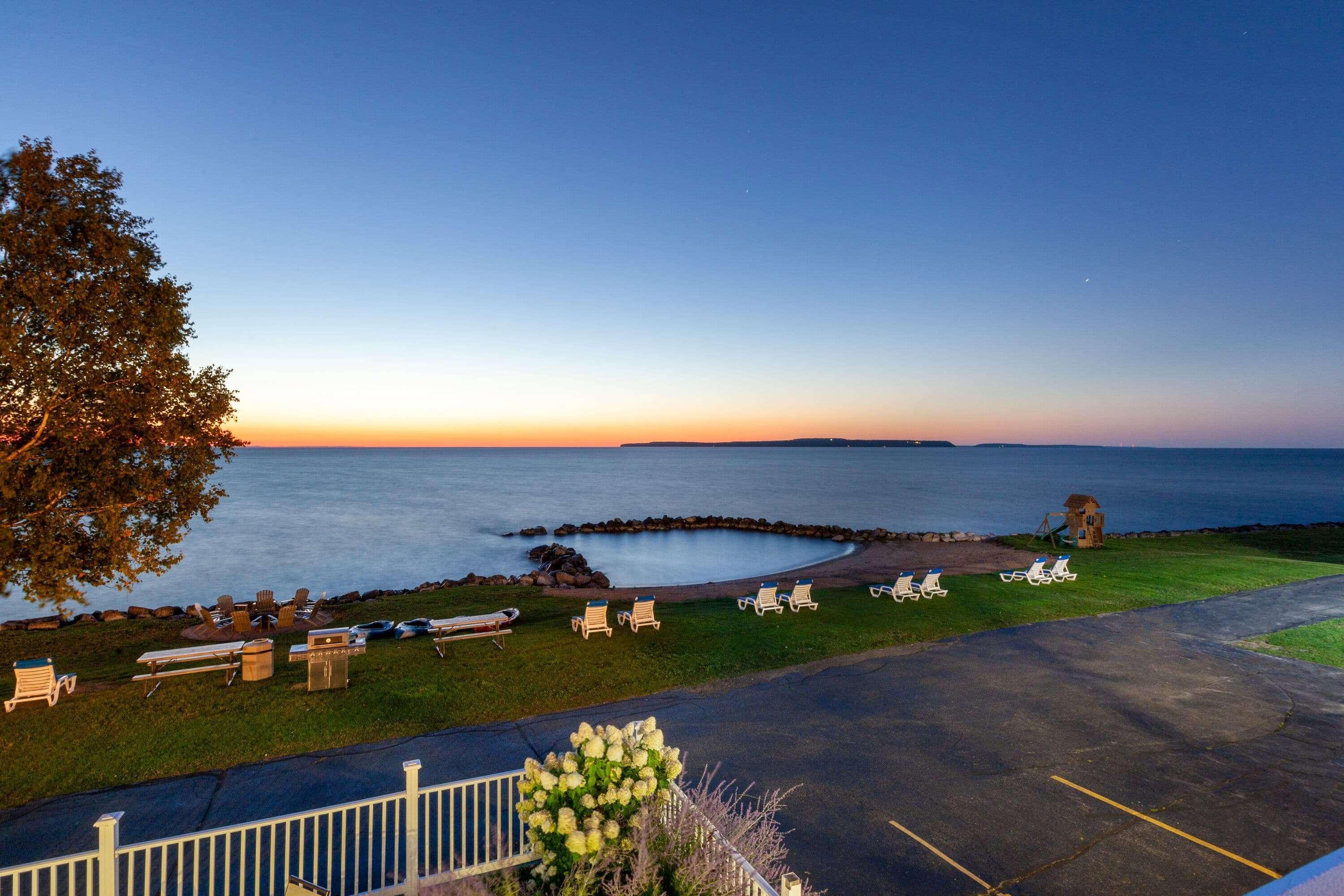 Baymont By Wyndham St. Ignace Lakefront Zewnętrze zdjęcie