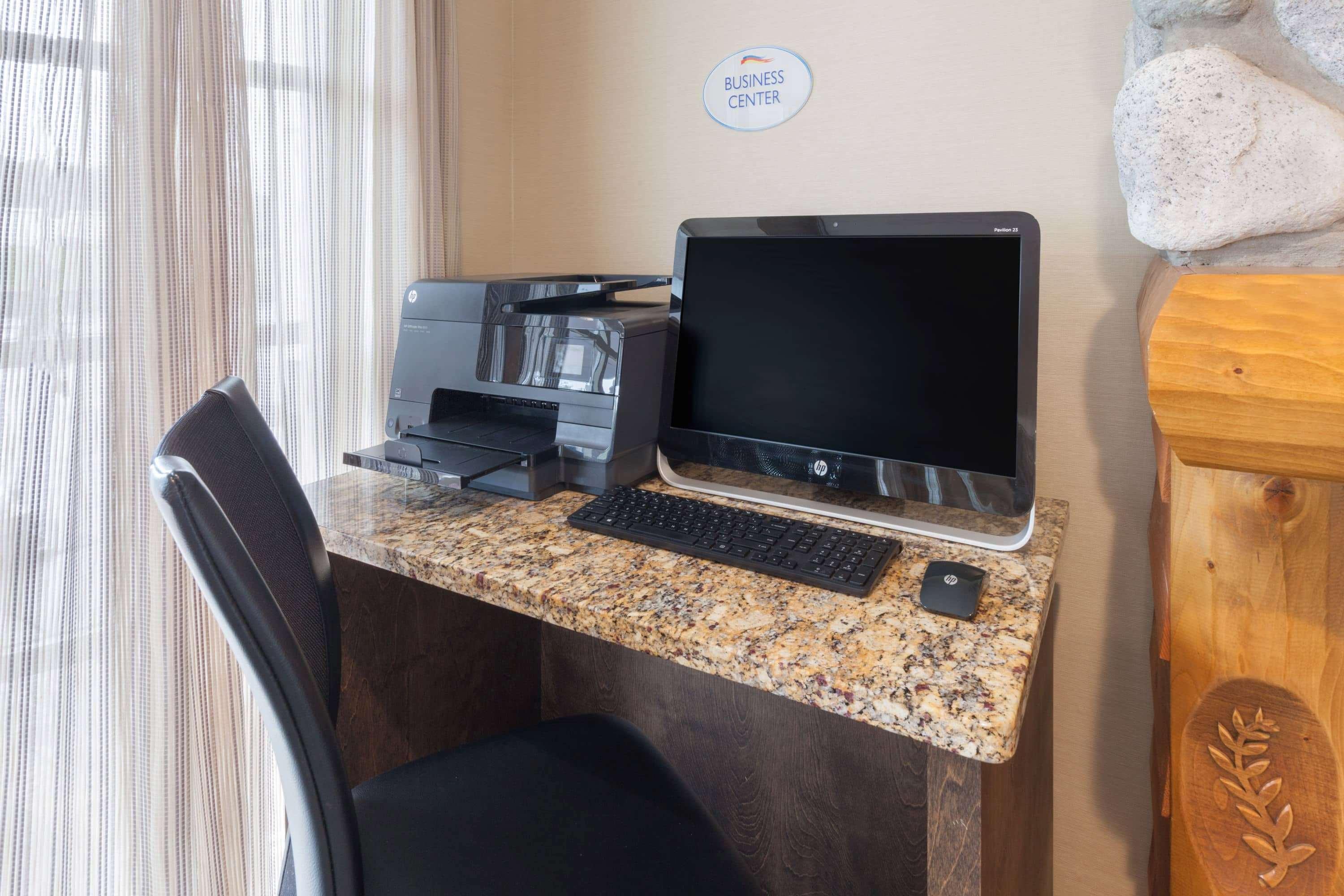 Baymont By Wyndham St. Ignace Lakefront Zewnętrze zdjęcie