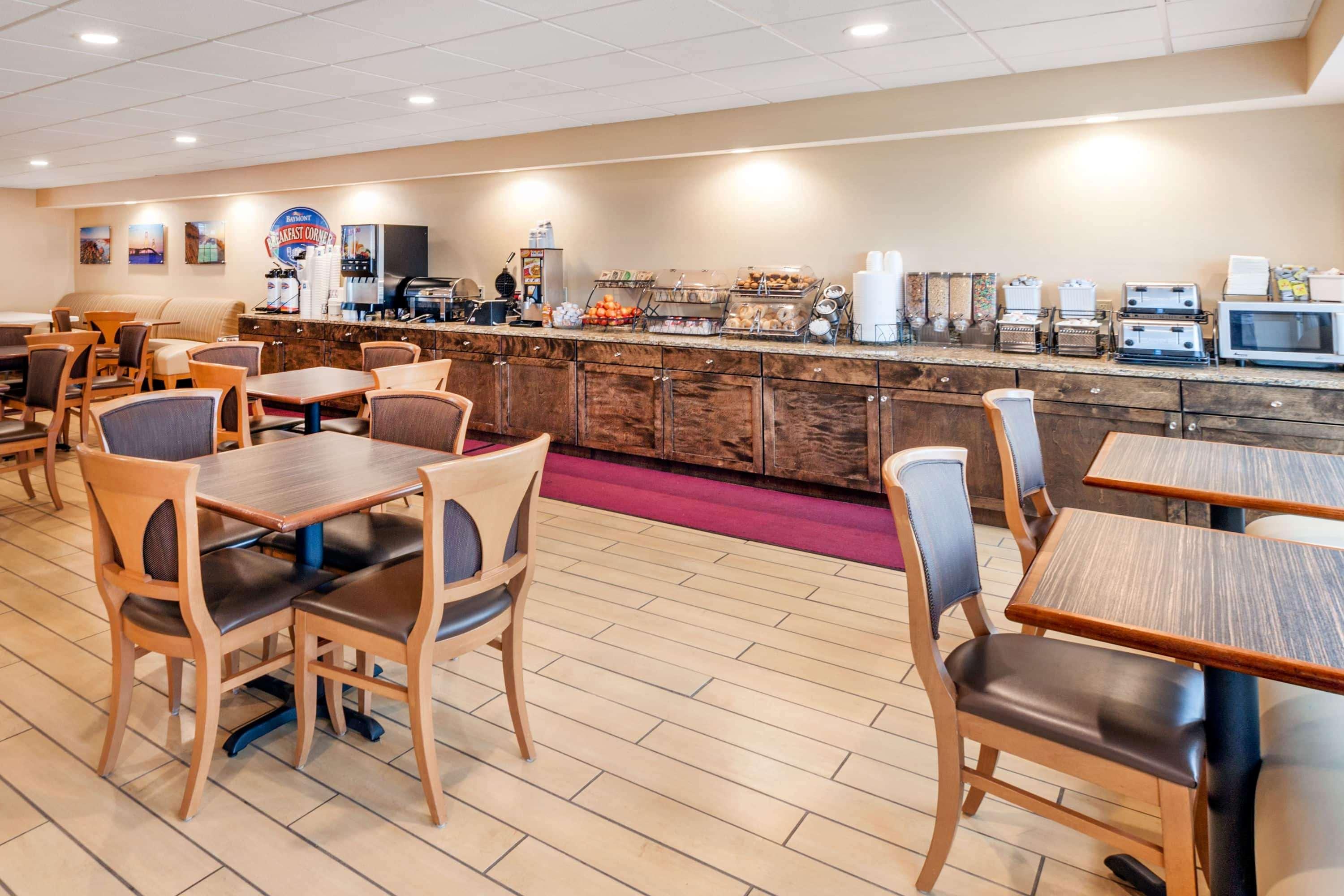 Baymont By Wyndham St. Ignace Lakefront Zewnętrze zdjęcie