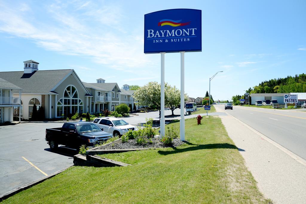 Baymont By Wyndham St. Ignace Lakefront Zewnętrze zdjęcie