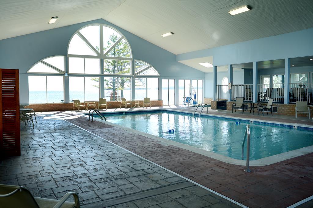 Baymont By Wyndham St. Ignace Lakefront Zewnętrze zdjęcie