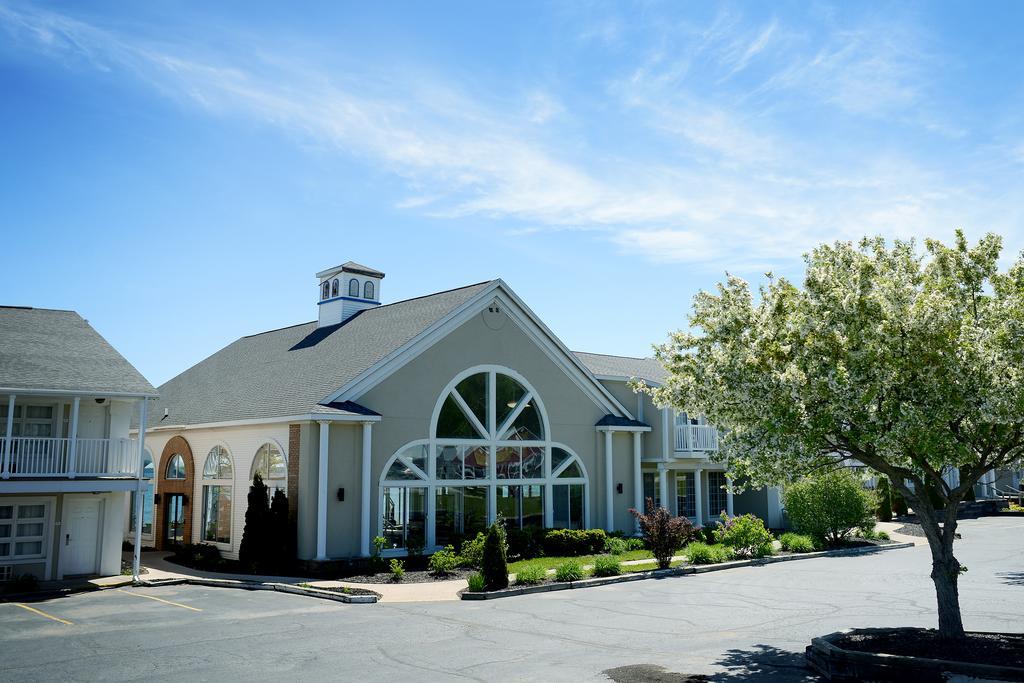 Baymont By Wyndham St. Ignace Lakefront Zewnętrze zdjęcie