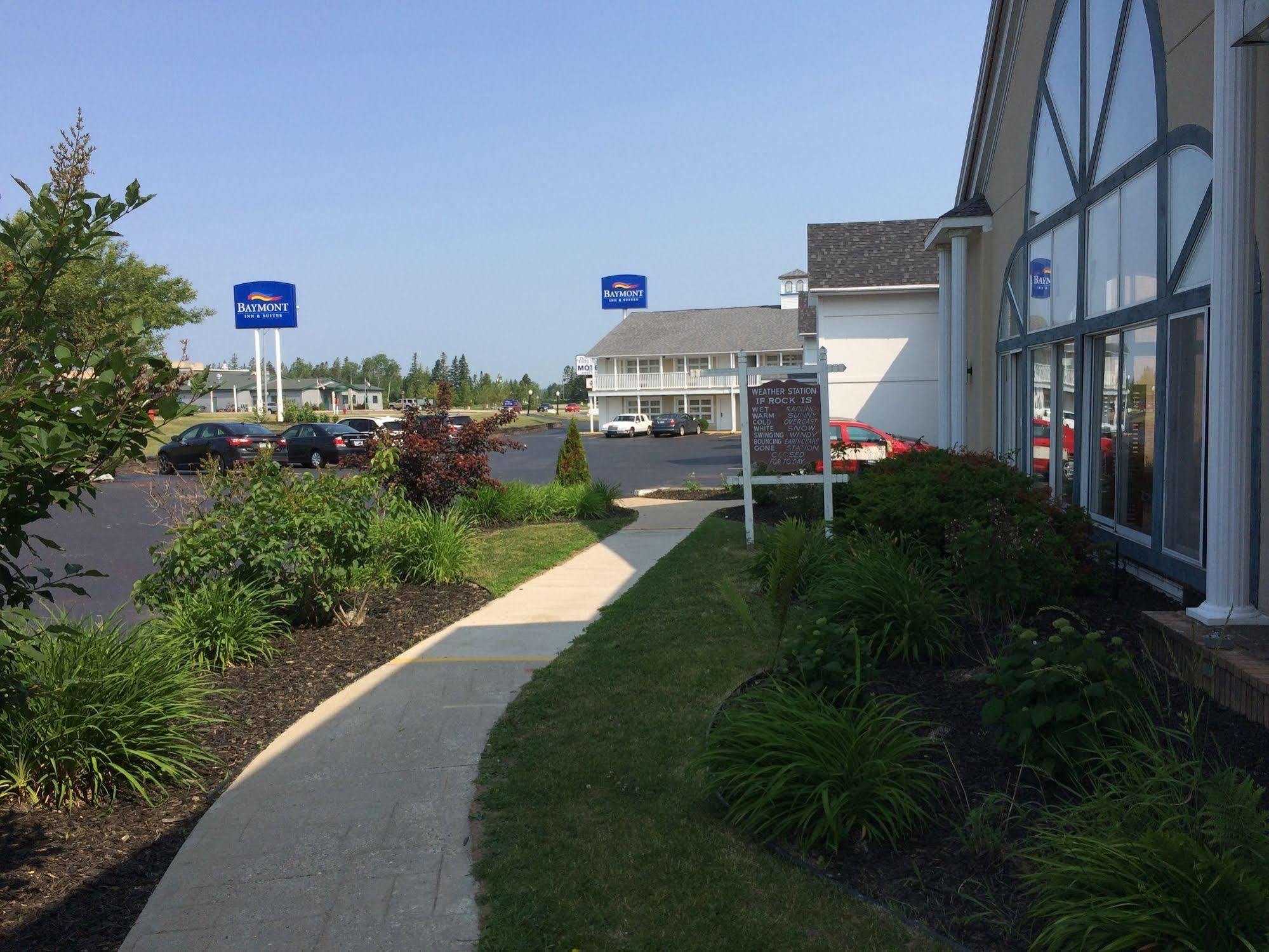 Baymont By Wyndham St. Ignace Lakefront Zewnętrze zdjęcie
