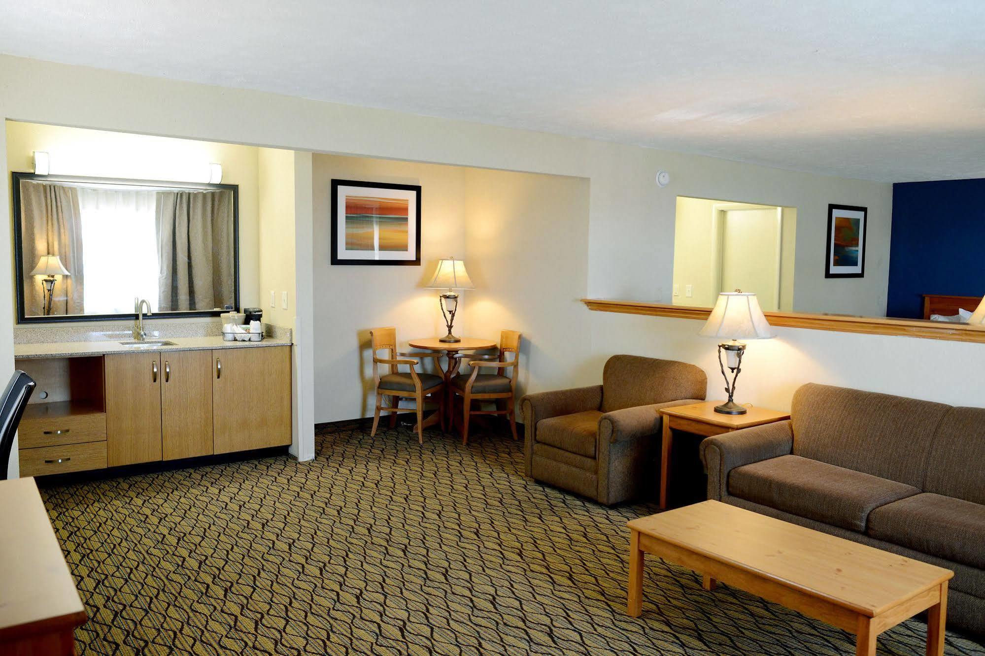 Baymont By Wyndham St. Ignace Lakefront Zewnętrze zdjęcie