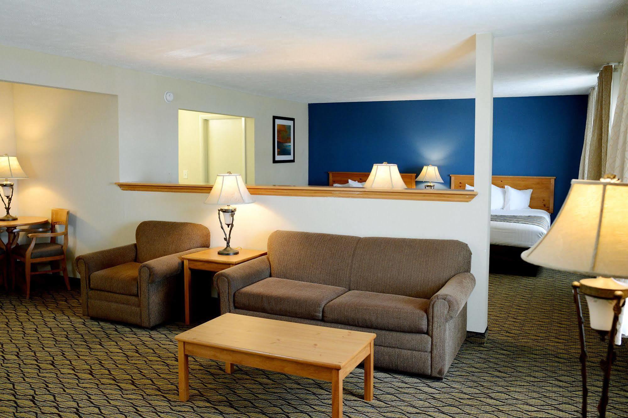 Baymont By Wyndham St. Ignace Lakefront Zewnętrze zdjęcie