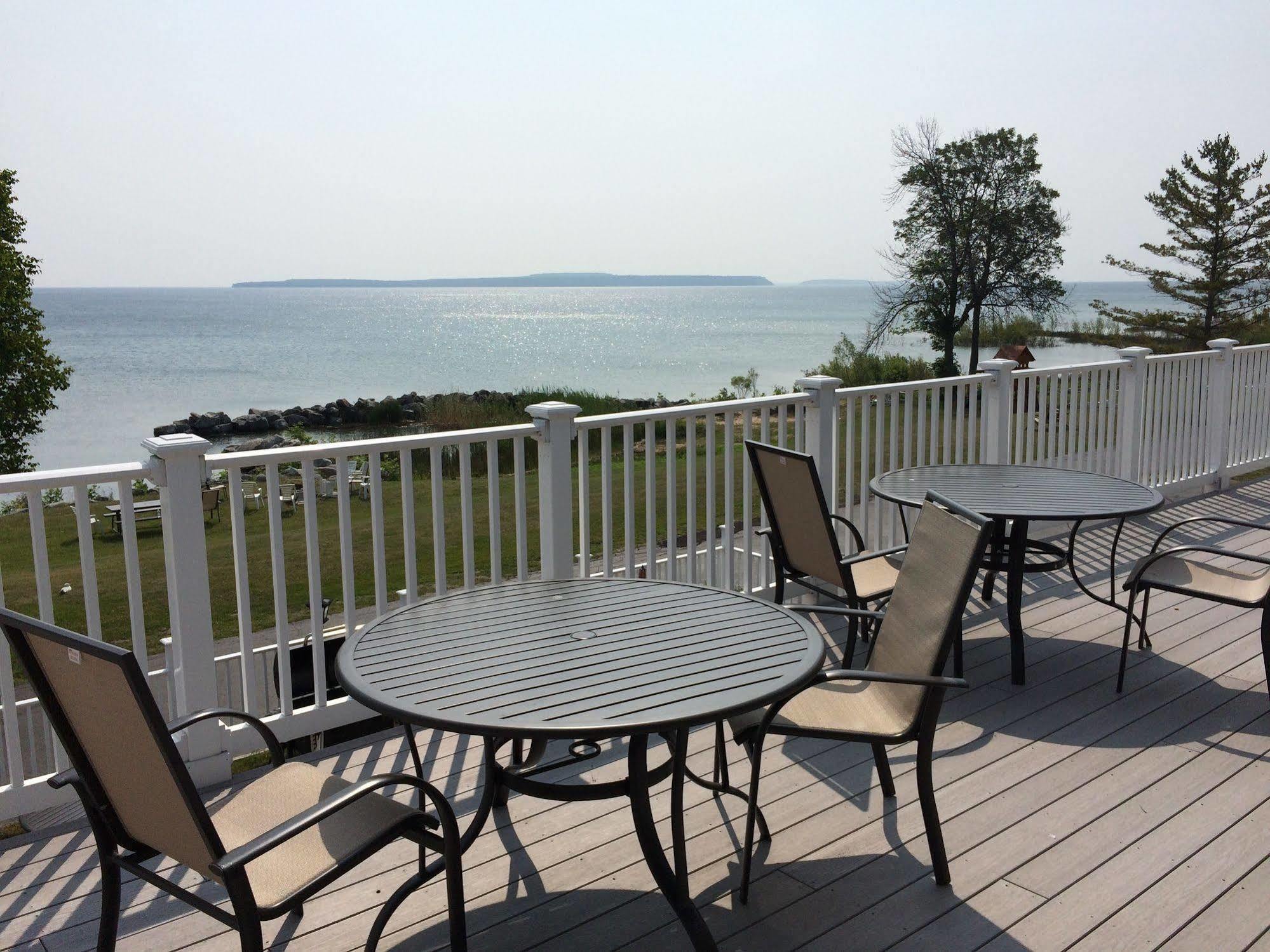 Baymont By Wyndham St. Ignace Lakefront Zewnętrze zdjęcie