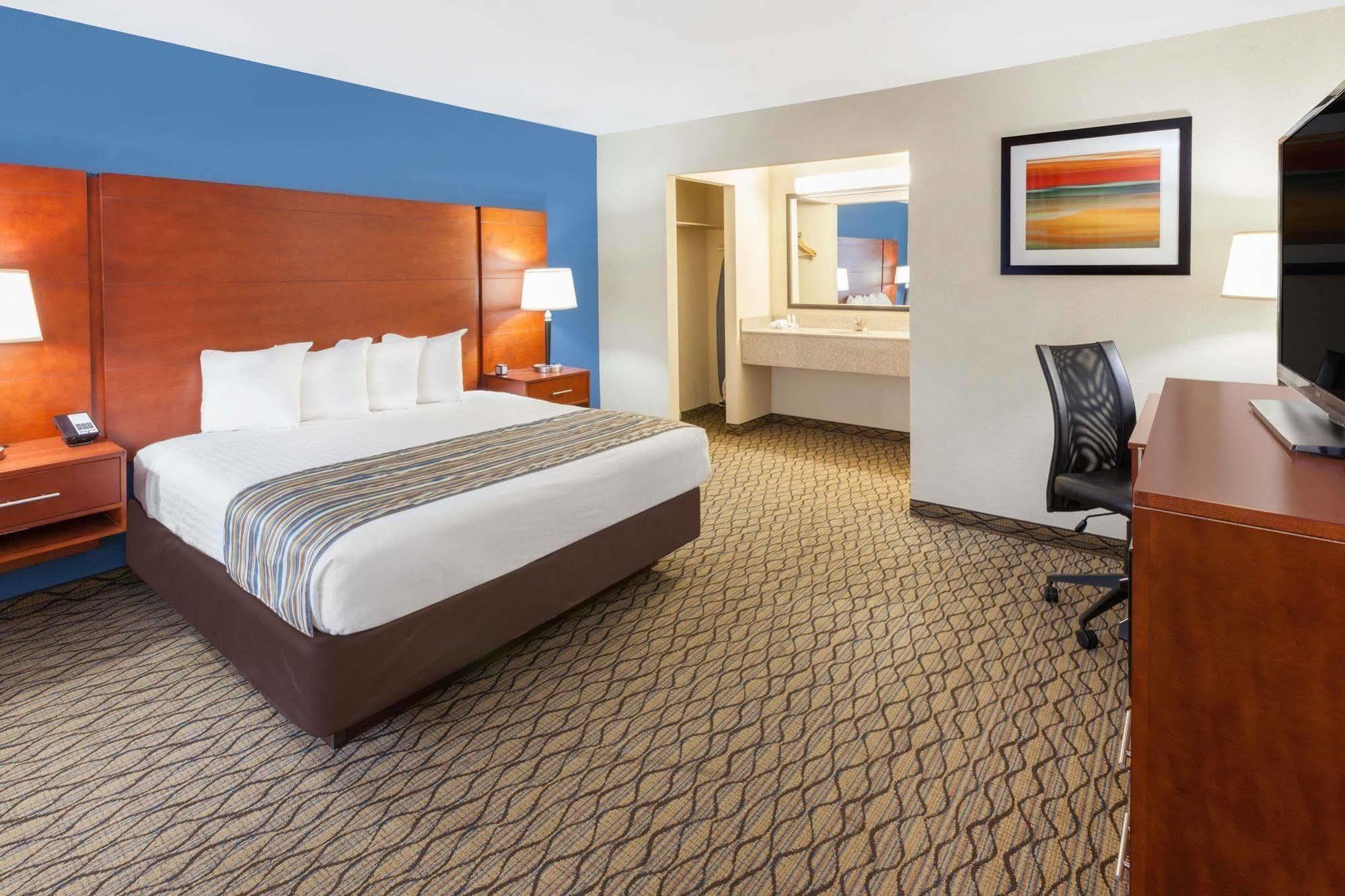 Baymont By Wyndham St. Ignace Lakefront Zewnętrze zdjęcie
